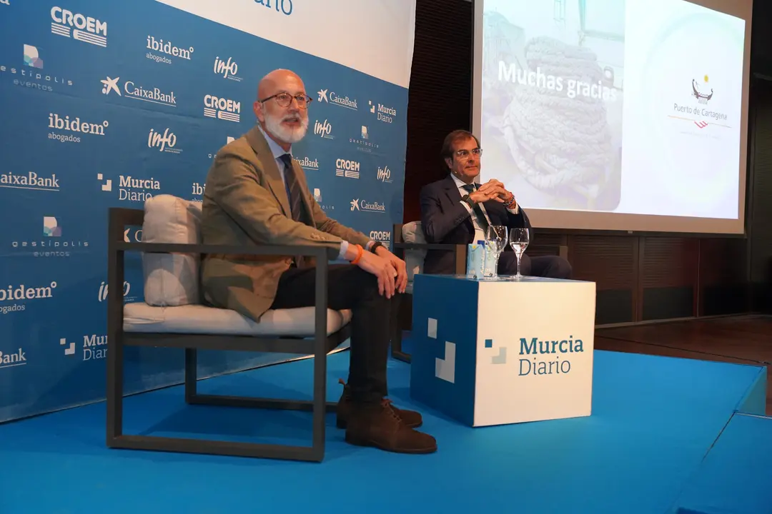 Manuel Ponce, director del peri&oacute;dico, junto a Pedro Pablo Hern&aacute;ndez.