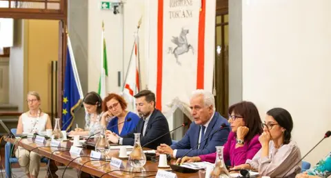 El director general de Uni&oacute;n Europea, Adri&aacute;n Zittelli, particip&oacute; en la reuni&oacute;n del Bur&oacute; Pol&iacute;tico de la Conferencia de Regiones Perif&eacute;ricas y Mar&iacute;timas (CRPM) que se celebr&oacute; recientemente en Florencia (Italia). 