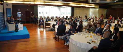 Una panor&aacute;mica de los invitados a los Desayunos Murcia Diario, durante el conversatorio entre el director del peri&oacute;dico, Manuel Ponce, y Jos&eacute; Mar&iacute;a Albarrac&iacute;n.