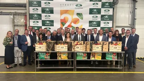 Inauguraci&oacute;n almac&eacute;n Anecoop Praha.