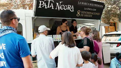 Foodtruck de Garc&iacute;a Carri&oacute;n en las Fiestas de la Vendimia y el Vino de Valdepe&ntilde;as.