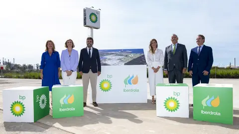 Iberdrola y BP anuncian la decisi&oacute;n final de inversi&oacute;n para la mayor planta de hidr&oacute;geno verde de Espa&ntilde;a.
