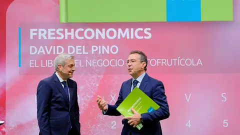 Imagen durante la presentaci&oacute;n del libro.