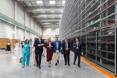 Responsables de Consum y autoridades en la inauguraci&oacute;n de la planta de Murcia.