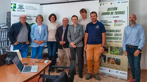 Encuentro de trabajo entre Frutas Caravaca, Bodegas del Rosario de Bullas y la agencia Agroa, que cont&oacute; tambi&eacute;n con representantes de Fecoam y AgroBank.