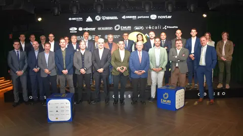Imagen de familia en la conferencia organizada por la C&aacute;tedra Ecosistema Murcia Innova (EMURI) con Marcos de Quinto como protagonista. (Portavoz)