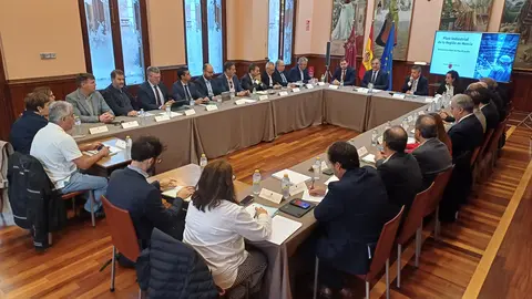 El consejero de Investigaci&oacute;n, Juan Mar&iacute;a V&aacute;zquez, durante la reuni&oacute;n del Consejo Asesor Industrial de la Regi&oacute;n. (CARM)