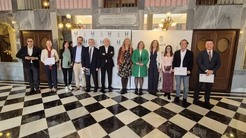 Las concejalas del ayuntamiento de Murcia, Ascensi&oacute;n Carre&ntilde;o y Mercedes Bernab&eacute;, junto con los premiados en el reconocimiento &lsquo;Igualdad es Murcia en la Empresa 2024&rsquo;. (Ayuntamiento de Murcia)