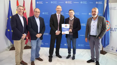 La Asociaci&oacute;n Sectorial del Hidr&oacute;geno Verde y Gases Renovables de la Regi&oacute;n de Murcia (AHMUR) y la UPCT rubrican el acuerdo por el que crearan una c&aacute;tedra conjunta. (UPCT)