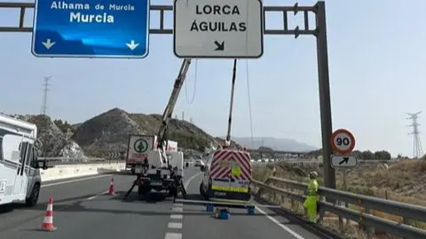 Actuaciones de mejora de carreteras en la Regi&oacute;n. (Ministerio de Transportes)