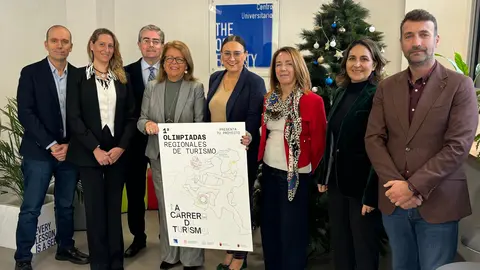 Imagen de familia durante la presentaci&oacute;n de la iniciativa. (The Open Faculty)
