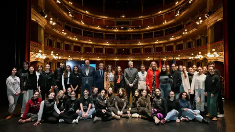 Imagen de familia durante el anuncio del acto inaugural de &lsquo;Murcia 1200'. (Ayuntamiento de Murcia)