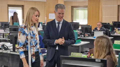 Visita de Mariola Guevara y Jos&eacute; Antonio Morales a la direcci&oacute;n provincial del INSS. (Gobierno Regi&oacute;n de Murcia)