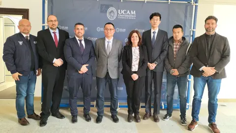 Imagen posterior a la reuni&oacute;n entre la UCAM y Shandong Lucero Education. (UCAM)