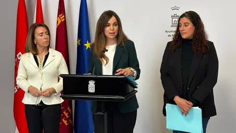 La vicealcaldesa y concejal de Fomento del consistorio murciano, Rebeca P&eacute;rez,en la rueda de prensa posterior a la Junta de Gobierno. (Ayuntamiento de Murcia)