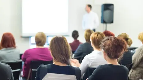 Un curso formativo. (CARM)