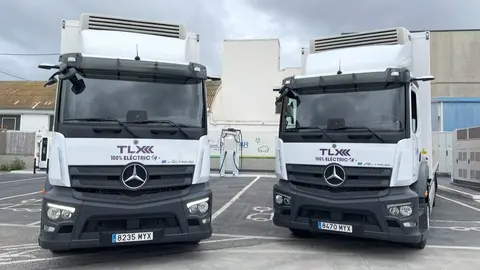Imagen de los dos eActros 300 que ha incorporado la compa&ntilde;&iacute;a. (TLX)