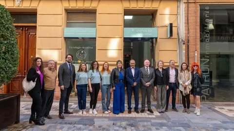 La alcaldesa y el presidente de Ucomur visitan 'Espacio de Pausa', la primera cooperativa creada en Cartagena con el apoyo de la ADLE y Ucomur (Ayuntamiento de Cartagena/Felipe G. Pag&aacute;n)