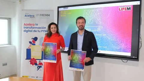 El presidente de FREMM, Alfonso Hern&aacute;ndez, y la CEO de Marevents, Mar Abenza, durante la presentaci&oacute;n del II Congreso Witec Murcia y Tecnolog&iacute;a 4.0. (FREMM)