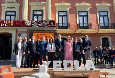 Presentaci&oacute;n de la Feria del Mueble de Yecla en La Glorieta de Murcia. (CARM)