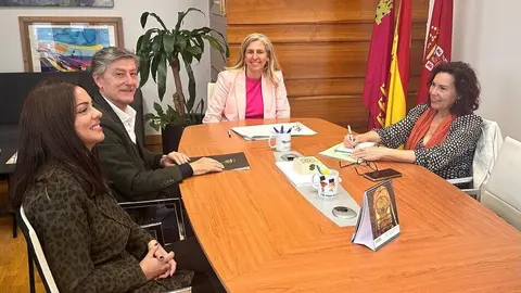 Reuni&oacute;n entre Amefmur y el consistorio murciano. (Ayuntamiento de Murcia)