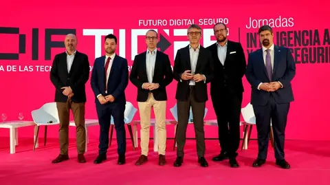 Un momento de la inauguraci&oacute;n de las jornadas sobre ciberseguridad e inteligencia artificial 'Diatic25'. (CARM)