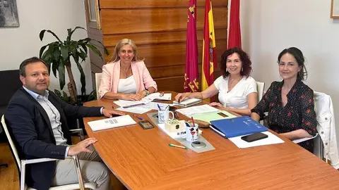 Imagen durante la firma del convenio. (Ayuntamiento de Murcia)