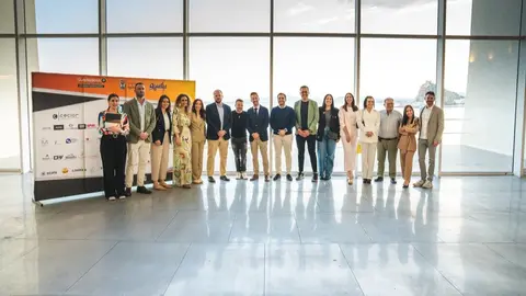 Imagen de familia con Jos&eacute; El&iacute;as en la jornada &lsquo;&Aacute;guilas empresarial&rsquo;. (Guadalent&iacute;n Emprende)