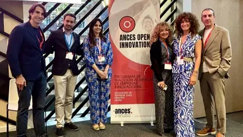 Equipo del CEEIM junto a la startup ganadora en el &lsquo;ANCES Open Innovation 2025&rsquo;. (CEEIM)