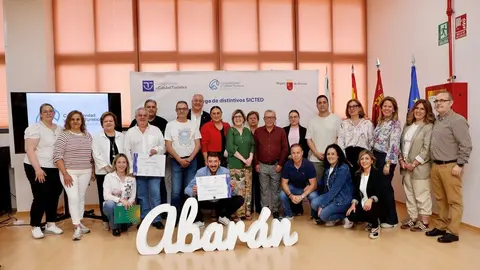 Imagen durante la entrega de las distinciones. (CARM)