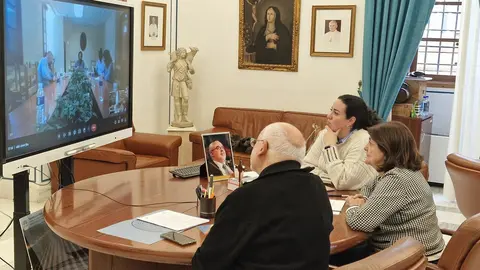 Fotograf&iacute;a de una de las reuniones online en las que se mantuvieron para preparar la puesta en marcha de esta colaboraci&oacute;n.&nbsp;(UCAM)