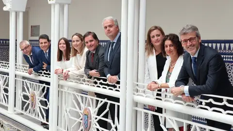 Equipo directivo de la consejer&iacute;a de Econom&iacute;a en la Asamblea Regional. (CARM)