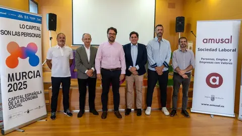 Firma del convenio de la ADLE con Amusal. (Ayuntamiento de Cartagena)