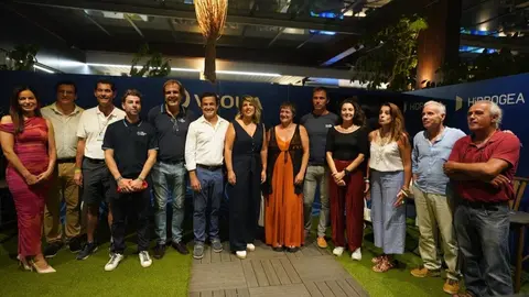 Foto de familia durante la celebraci&oacute;n de la mesa redonda. (Hidrogea)