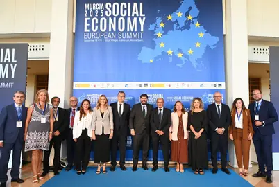 Foto de familia durante la segunda jornada de la Cumbre. (CARM)