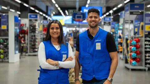 Trabajadores de Decathlon. (Omnicom PR Group)