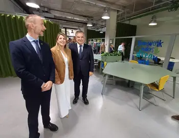 El consejero de Medio Ambiente, Universidades, Investigaci&oacute;n y Mar Menor, Juan Mar&iacute;a V&aacute;zquez, junto con el rector de la Universidad Polit&eacute;cnica de Cartagena, Mathieu Kessler, y la alcaldesa de Cartagena, Noelia Arroyo, antes de inaugurar&nbsp;el evento &lsquo;Talent-Forum UPCT 2025&rsquo;.