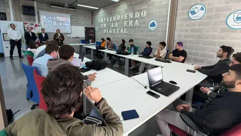Un momento de la inauguraci&oacute;n del programa Smart Industry 5.0 Dual. (CEEIC)