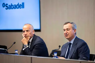El consejero delegado de Banco Sabadell, C&eacute;sar Gonz&aacute;lez-Bueno, expone los resultados del grupo correspondientes al tercer trimestre de 2025. (Banco Sabadell)