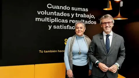 El consejero Luis Alberto Mar&iacute;n y la alcaldesa de Calasparra, Teresa Garc&iacute;a, visitan las nuevas instalaciones de la ATRM en el municipio. (CARM)