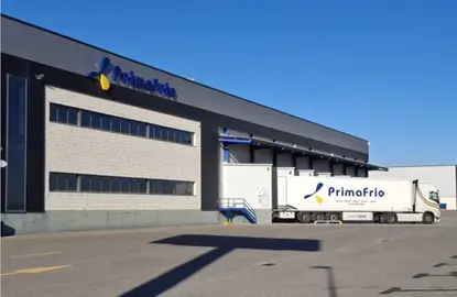 La puesta en marcha de este centro se enmarca en el plan de expansi&oacute;n de la compa&ntilde;&iacute;a que fortalece su red de infraestructuras log&iacute;sticas y refuerza su presencia en el noreste peninsular. (Primafrio)
