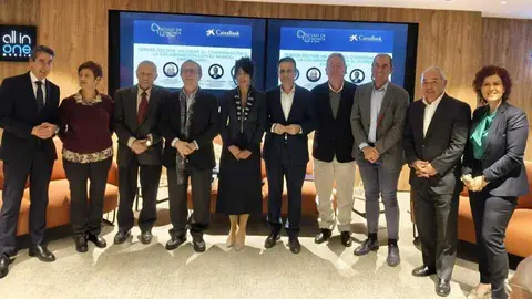 Imagen de familia en la sesi&oacute;n del Club de Debates del C&iacute;rculo de Econom&iacute;a sobre el tercer sector. (C&iacute;rculo de Econom&iacute;a)