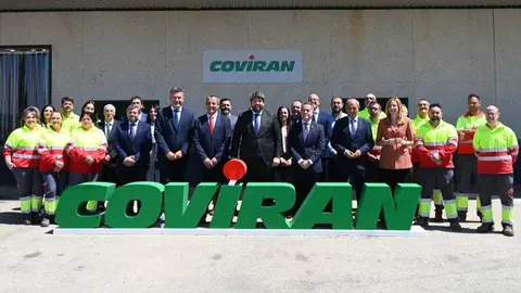 Imagen de archivo de la visita de L&oacute;pez Miras a la plataforma log&iacute;stica de Covir&aacute;n en Lorqu&iacute; con motivo de su 65 aniversario. (CARM)