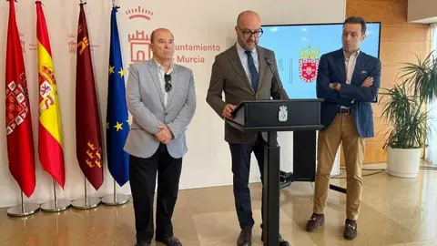 El concejal de Movilidad del consistorio murciano, Jos&eacute; Francisco Mu&ntilde;oz, en rueda de prensa. (Ayuntamiento de Murcia)