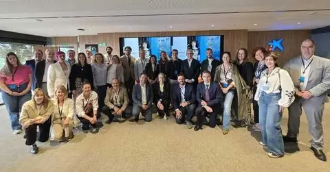 Foto de familia durante la jornada. (CaixaBank)