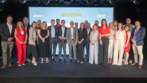 Imagen de familia durante la clausura de la sexta edici&oacute;n de Magistrae. (ENAE)