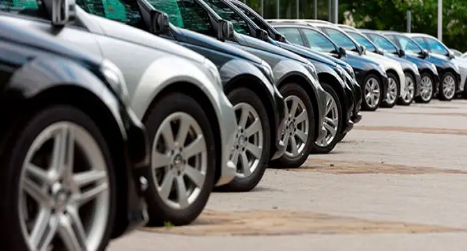Coches. (Archivo)