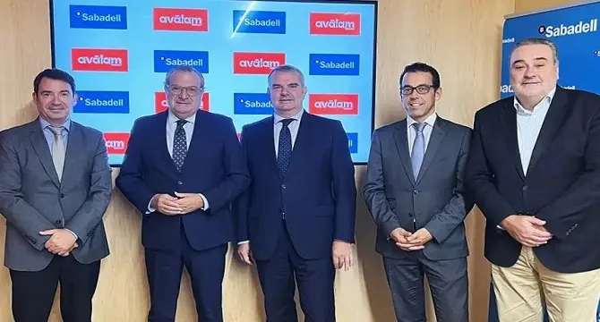 112322. Firma Convenio Sabadell (1)