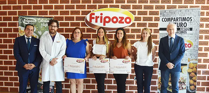 3891_maria-pilar-ponce-y-maria-vicente-becadas-por-el-programa-de-fripozo-para-los-erasmus-torrenos-fripozo