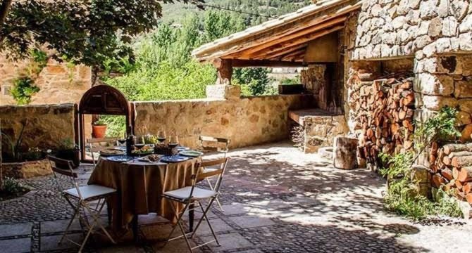En alojamientos de turismo rural, Murcia y La Rioja estuvieron este año un 42,3 % y un 30,4 % por debajo de su mejor agosto, el de 2017.